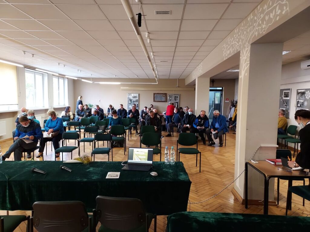 Zebranie. w Centrum Kultury w Ostrowie Lubelskim odbyło się spotkanie z mieszkańcami miasta i gminy Ostrów Lubelski w sprawie scalania gruntów.